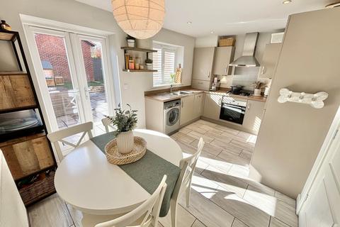 6 Cambridge Close, Staining, Blackpool, FY3 0ES