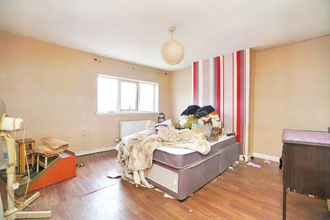 2 bedroom terraced house for sale - 102 Horninglow Street, Burton-on-Trent, Staffordshire, DE14 1PJ