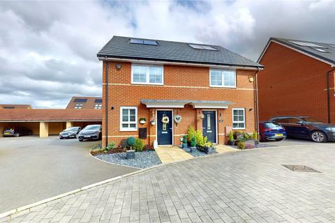 2 bedroom semi-detached house for sale - Woodbridge Way, Stanford-le-Hope, SS17