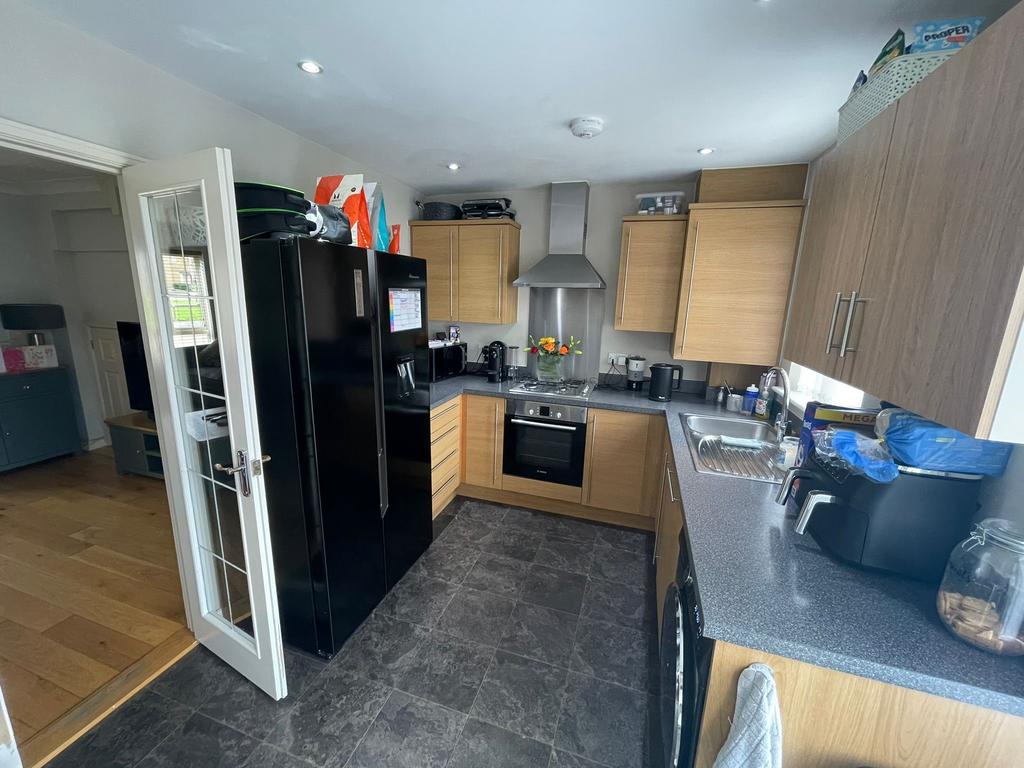Saturn Road, Ipswich IP1 3 bed townhouse to rent £1,100 pcm (£254 pw)