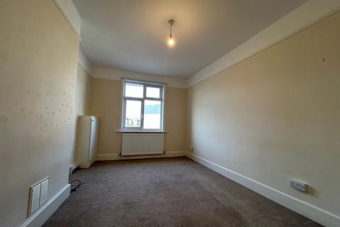 3 bedroom flat to rent, Tuckton Road, Bournemouth BH6