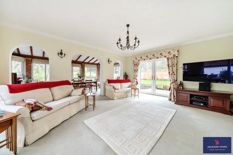 4 bedroom detached house for sale - High Street, Tingrith, Bedfordshire, MK17