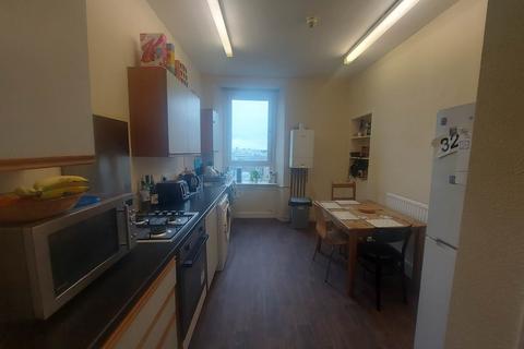 3 bedroom flat to rent - 16E Forebank Road, ,