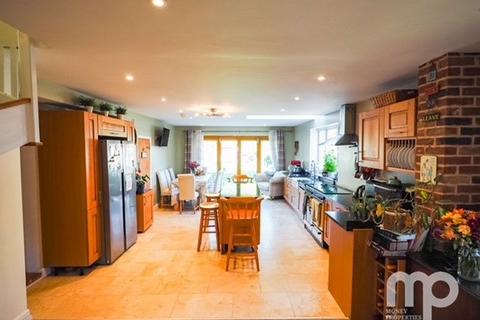 4 bedroom detached bungalow for sale, Tuttles Lane East, Wymondham NR18