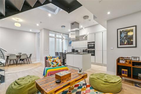 3 bedroom house for sale - Avery Walk, SW11