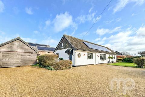 4 bedroom detached bungalow for sale, Stile Lane, Wymondham NR18