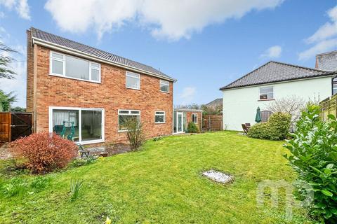 4 bedroom detached house for sale, Cromwell Close, Norwich NR9