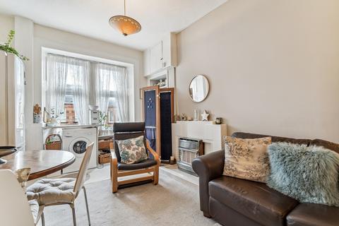 1 bedroom flat for sale, Skirving Street, Flat 3/2, Shawlands, Glasgow, G41 3AJ