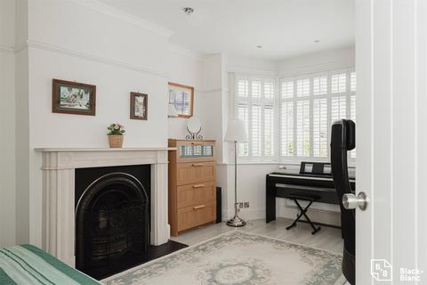 8 The Grange, Croydon, CR0 8AP