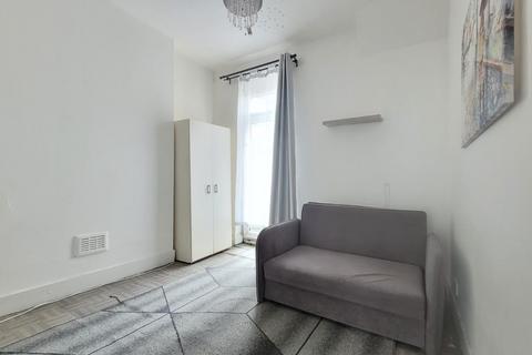 1 bedroom ground floor flat to rent - Hermitage Road, London N4