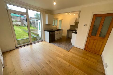 23 Batson Gardens, Paignton, TQ4 5LT
