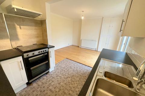 23 Batson Gardens, Paignton, TQ4 5LT