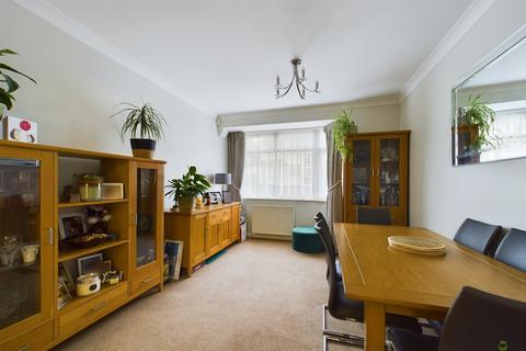 49 Iris Crescent, Bexleyheath, DA7 5QB