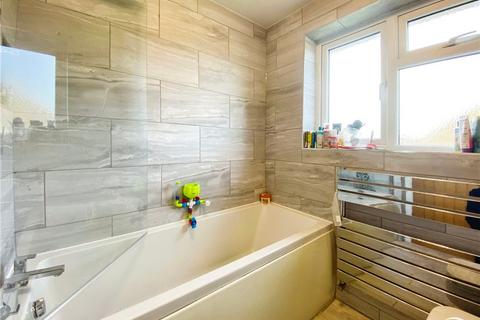 6 Doyle Gardens, Yateley, GU46 6XY