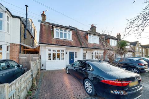 68 Munster Road, Teddington, TW11 9LL