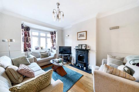 68 Munster Road, Teddington, TW11 9LL