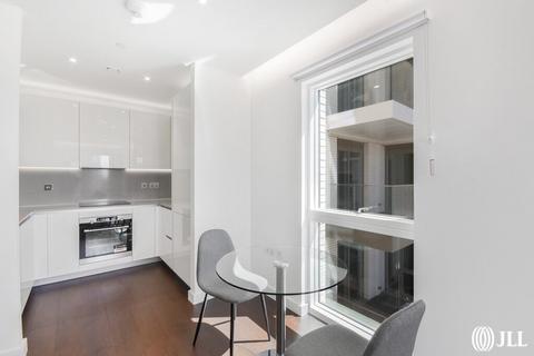 1 bedroom apartment to rent, Lexington Gardens London SW11