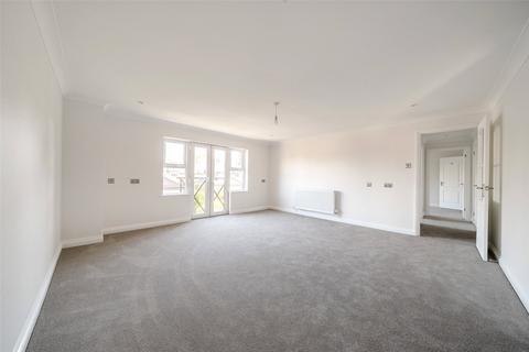 2 bedroom apartment for sale, Homewood Court, Cedars Village, Chorleywood, Hertfordshire, WD3