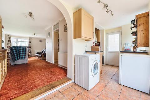 17 Dovetrees, Carterton, OX18 1AN