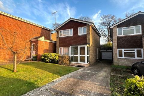 62 Beech Hill, Haywards Heath, RH16 3RX