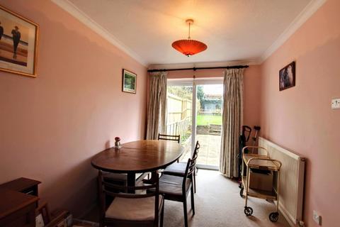 62 Beech Hill, Haywards Heath, RH16 3RX