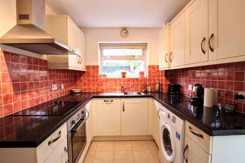 62 Beech Hill, Haywards Heath, RH16 3RX