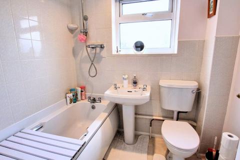 62 Beech Hill, Haywards Heath, RH16 3RX
