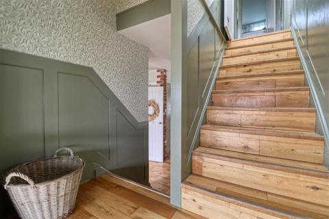 5 The Esplanade, Holland-on-sea, Clacton-on-sea, CO15 5TT