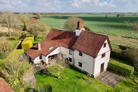 4 bedroom detached house for sale, Poppys Lane, Diss IP21