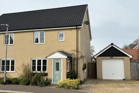 3 bedroom semi-detached house for sale - Sandbach Road, South Wootton