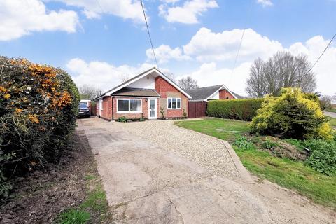 3 bedroom detached bungalow for sale - Hall Road, Ilketshall St. Andrew, Beccles