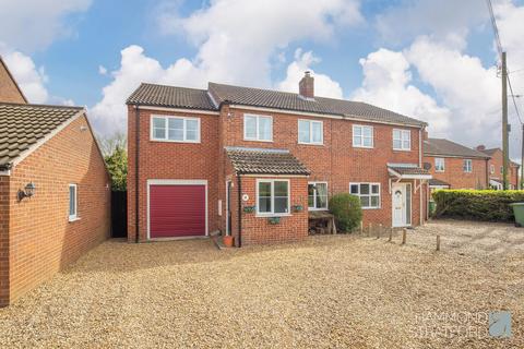 4 bedroom semi-detached house for sale, Maltings Way, East Harling