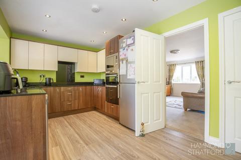 4 bedroom semi-detached house for sale - Maltings Way, East Harling