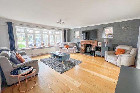 4 bedroom detached house for sale - Folly Chase, Hockley