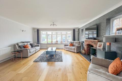 4 bedroom detached house for sale - Folly Chase, Hockley