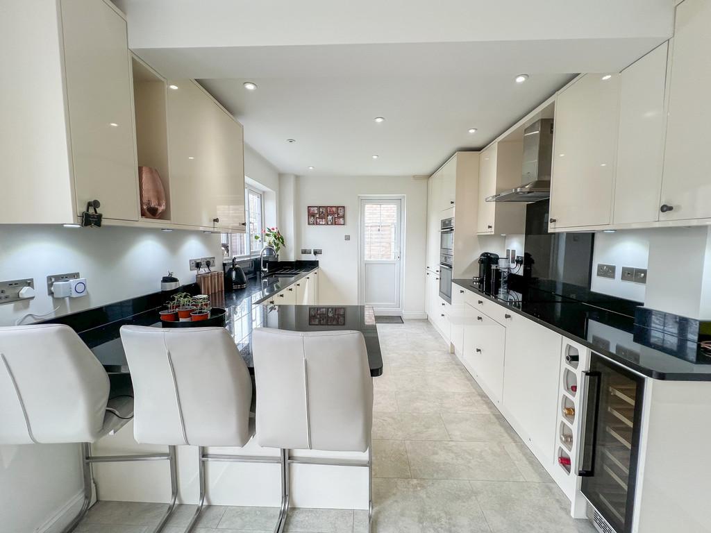 Kitchen 4