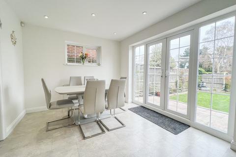Brunswicke Folly Chase, Hockley, SS5 4SF
