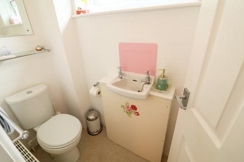 19 Bowden Road, Glossop, SK13 7BD