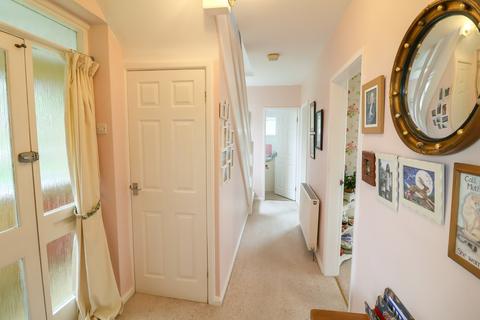 19 Bowden Road, Glossop, SK13 7BD