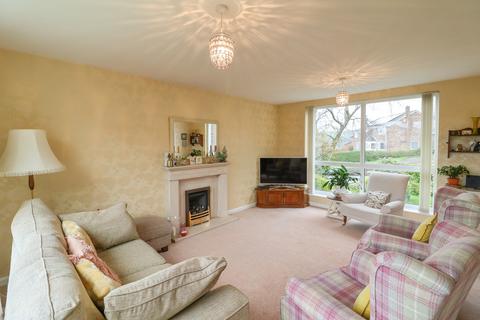 19 Bowden Road, Glossop, SK13 7BD