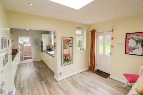 19 Bowden Road, Glossop, SK13 7BD