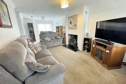 3 bedroom semi-detached house for sale - Chigwell Close, Penshaw, Houghton Le Spring, Tyne and Wear, DH4 7EB