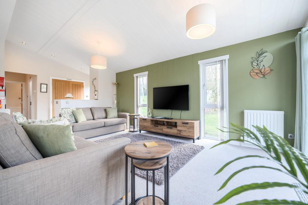 Open Plan Living/Dining Area