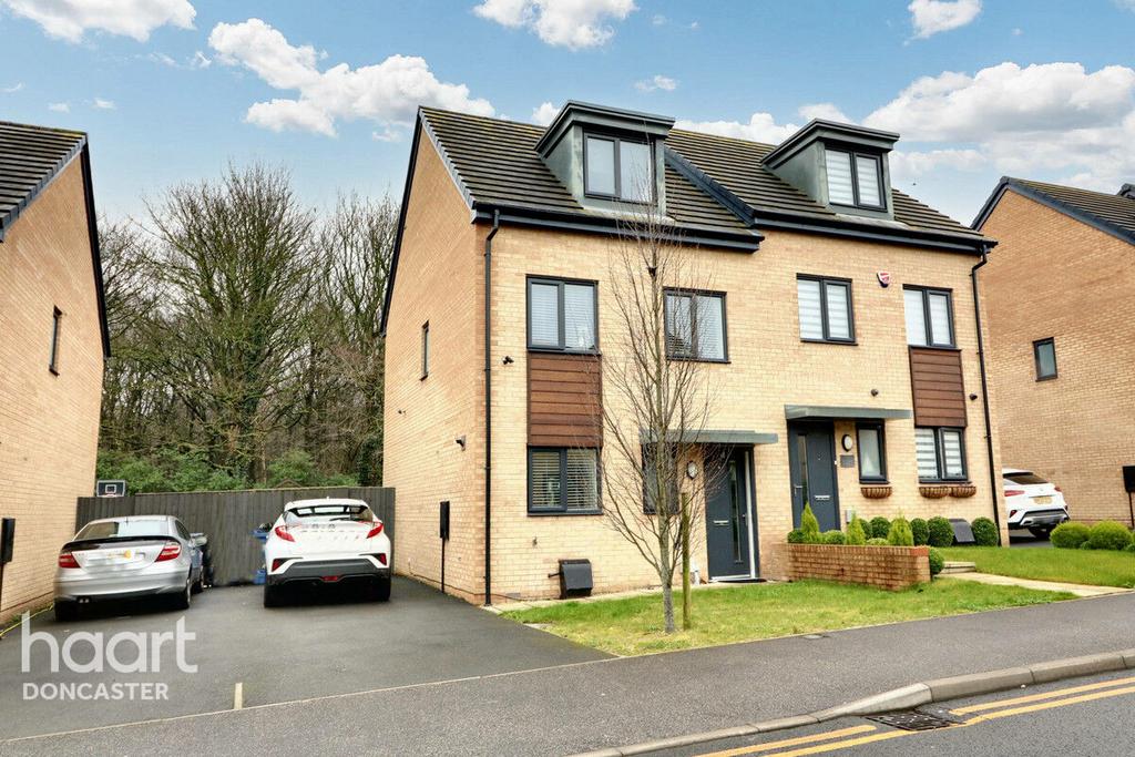 Roberts Road, Doncaster 3 bed semidetached house for sale £165,000