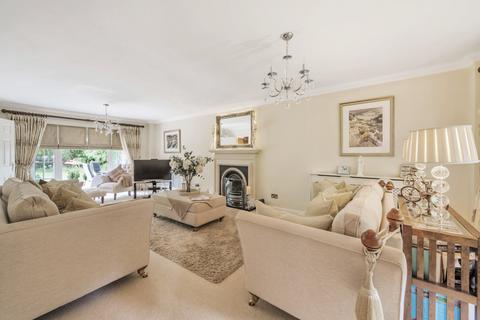4 Crossacres, Woking, GU22 8QS