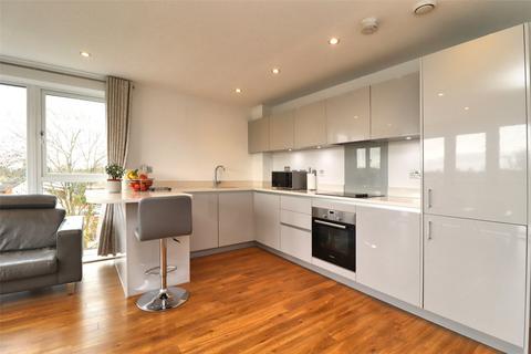 2 bedroom flat for sale - Woking, Surrey GU22