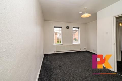 3 bedroom flat to rent, Abercromby Avenue, High Wycombe HP12