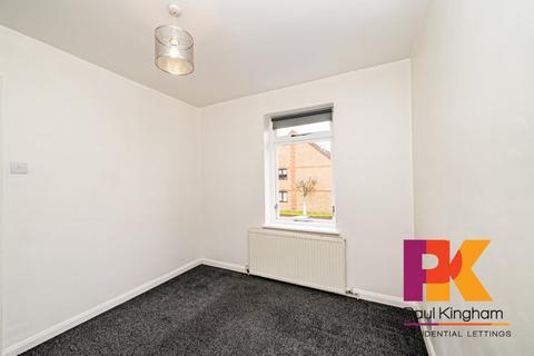 3 bedroom flat to rent - Abercromby Avenue, High Wycombe HP12