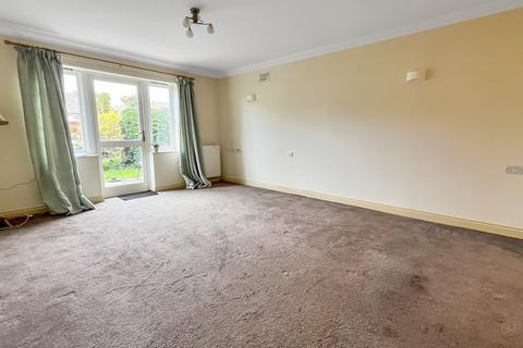 2 bedroom ground floor flat for sale, Chantry Court, Westbury
