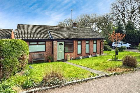 2 bedroom bungalow for sale - Portway, Riseley, Reading, Berkshire, RG7